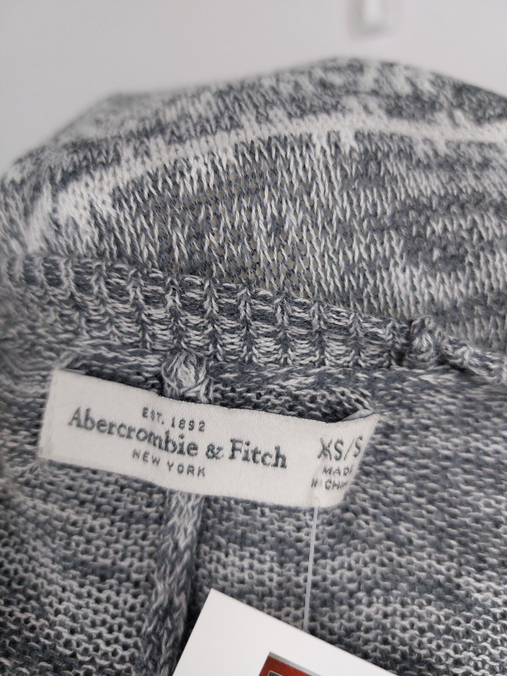 EK2243 Damen Strickjacke von Abercrombie&Fitch, grau/weiß, Gr. XS/S4