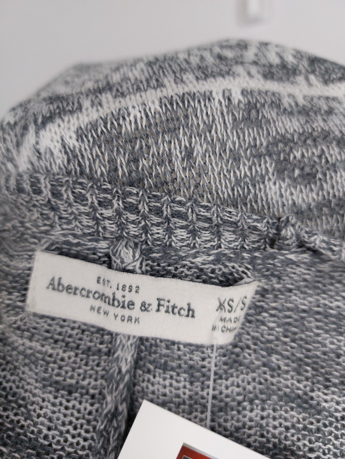 EK2243 Damen Strickjacke von Abercrombie&Fitch, grau/weiß, Gr. XS/S4