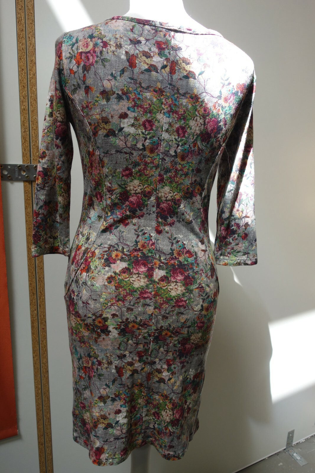 EK0364 Damen Kleid von Baléan, geblümt, S4