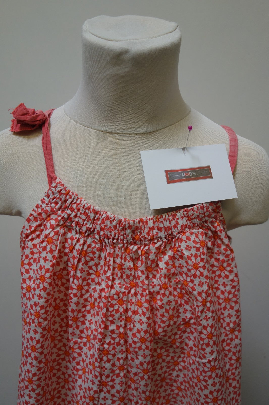 EK3655 Mädchen Kleid von vertbaudet, geblümt, Gr. 134/1401