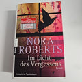 EB2449 Im Licht des Vergessens von Nora Roberts (2009, Taschenbuch)0