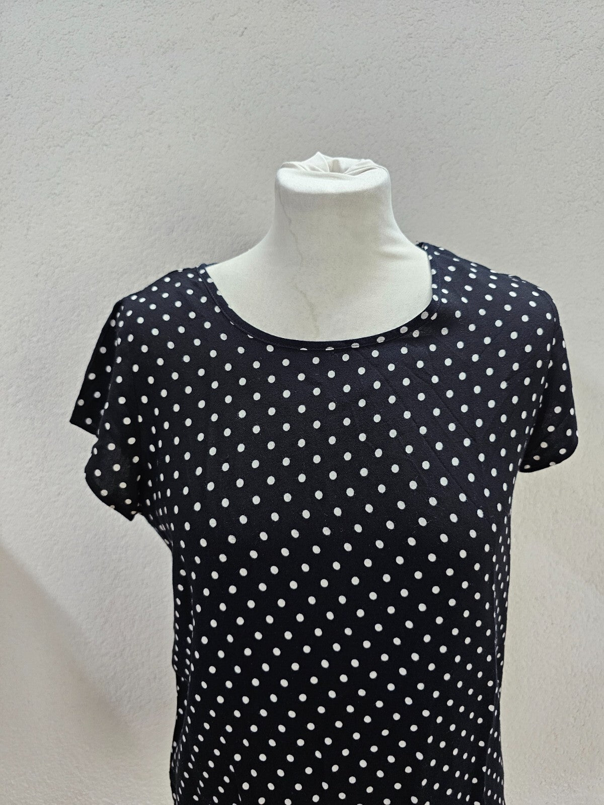 EK6205 Damen T-Shirt von Vero Moda, schwarz, gepunktet, Gr. S1