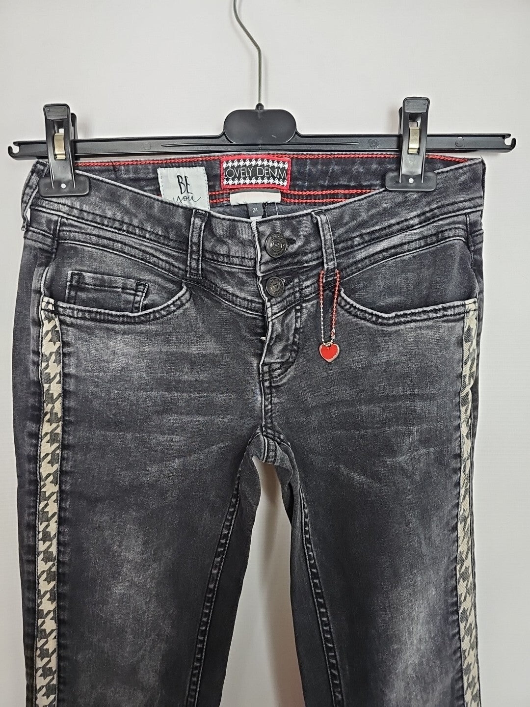 EK2708 Damen Jeans Von Lovely Denim, Schwarz, Gr. 241