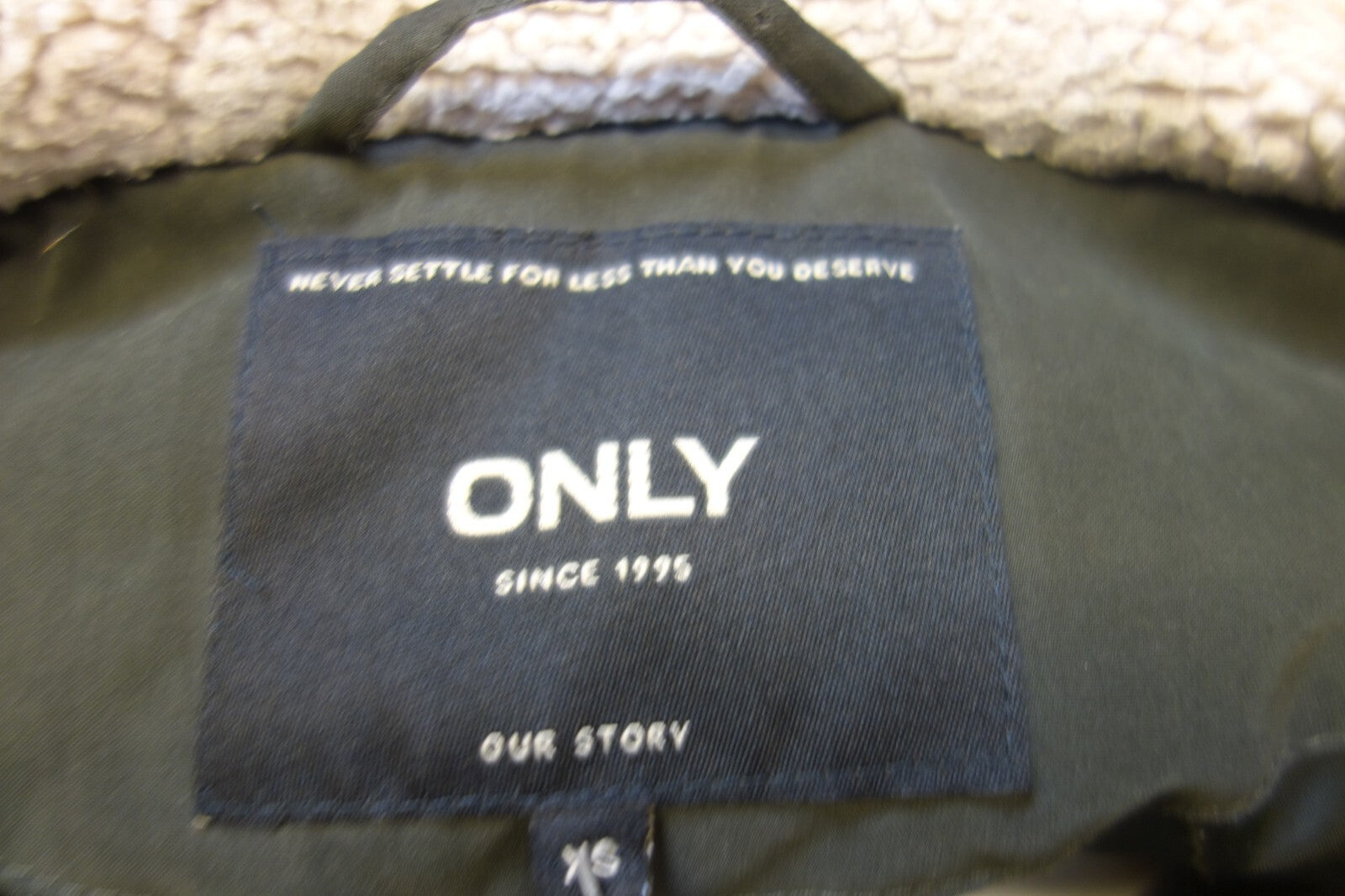 EK2728 Damen Jacke von Only, grün, Gr. XS4