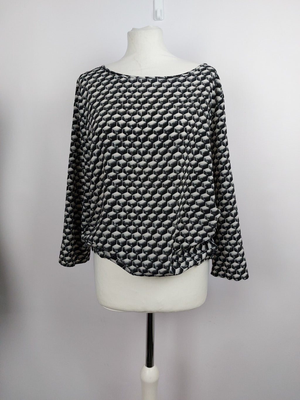 EK2747 Gemusterte Bluse für Damen von Someday, Gr. L1