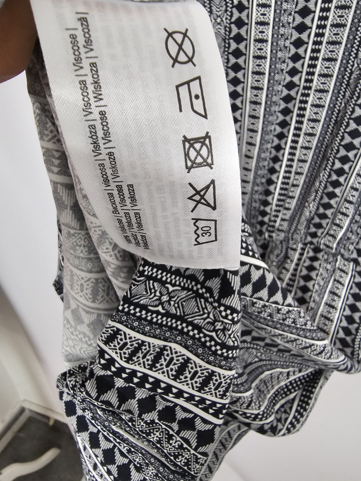EK9580 Damen Kleid von Tessentials, Schwarz/Weiß, Gr. XL (Entspricht L)4