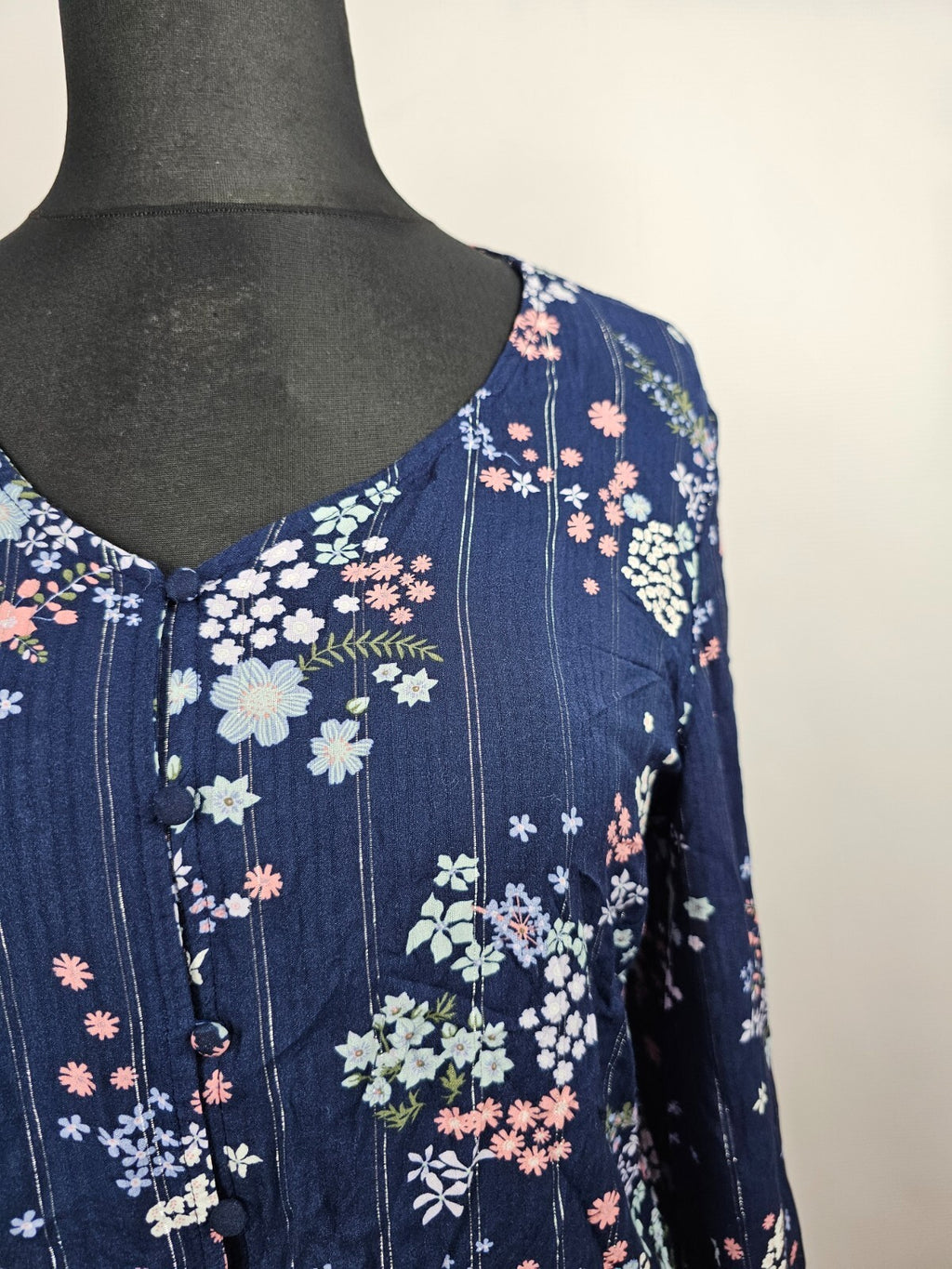 EK5442 Damen Bluse von Gina, blau mit Blumen, Gr. 461