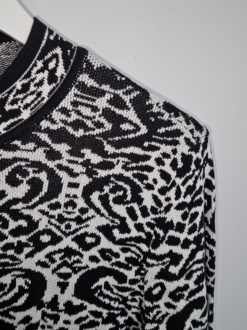 EK7679 Damen Strickjacke von Atelier gs, Schwarz/Weiß, Gr. 202