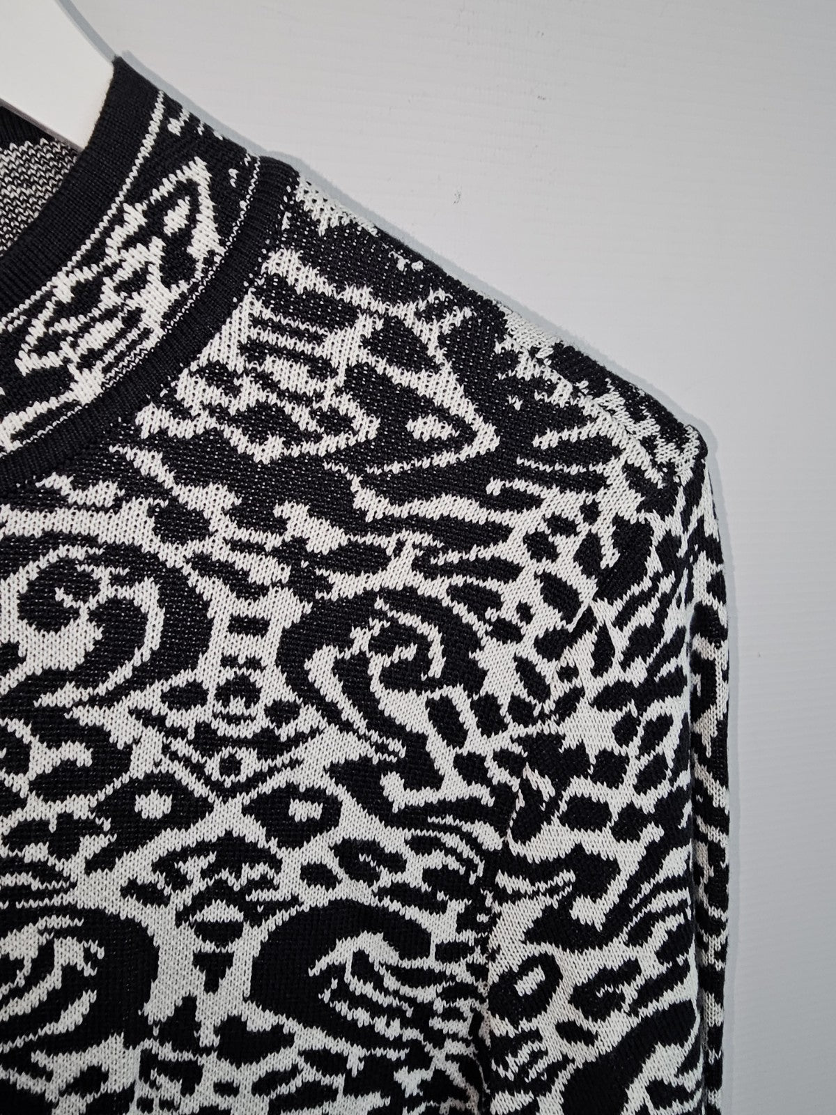 EK7679 Damen Strickjacke von Atelier gs, Schwarz/Weiß, Gr. 202