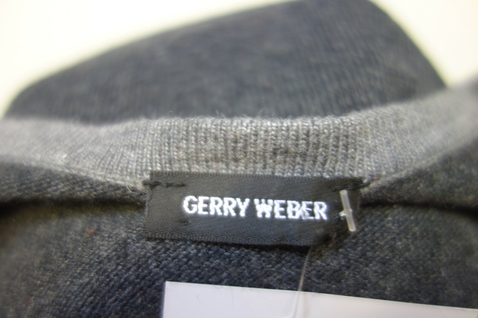 EK1330 Damen Strickjacke von Gerry Weber, grau/rot, Gr. L5