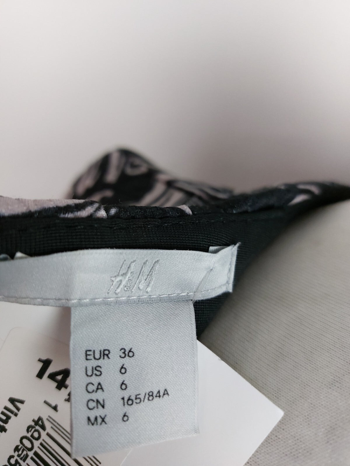 EK1373 Damen Kleid von H&M, schwarz mit Muster, Gr. 366