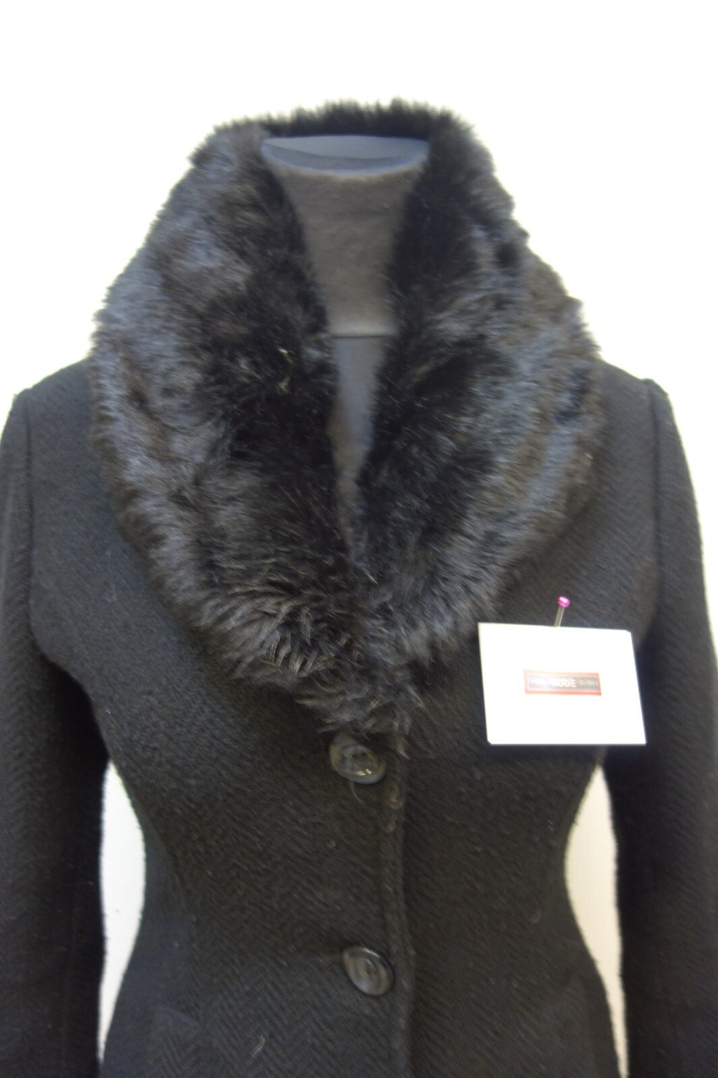 EK3740 Schwarzer Damenmantel von Flame 1