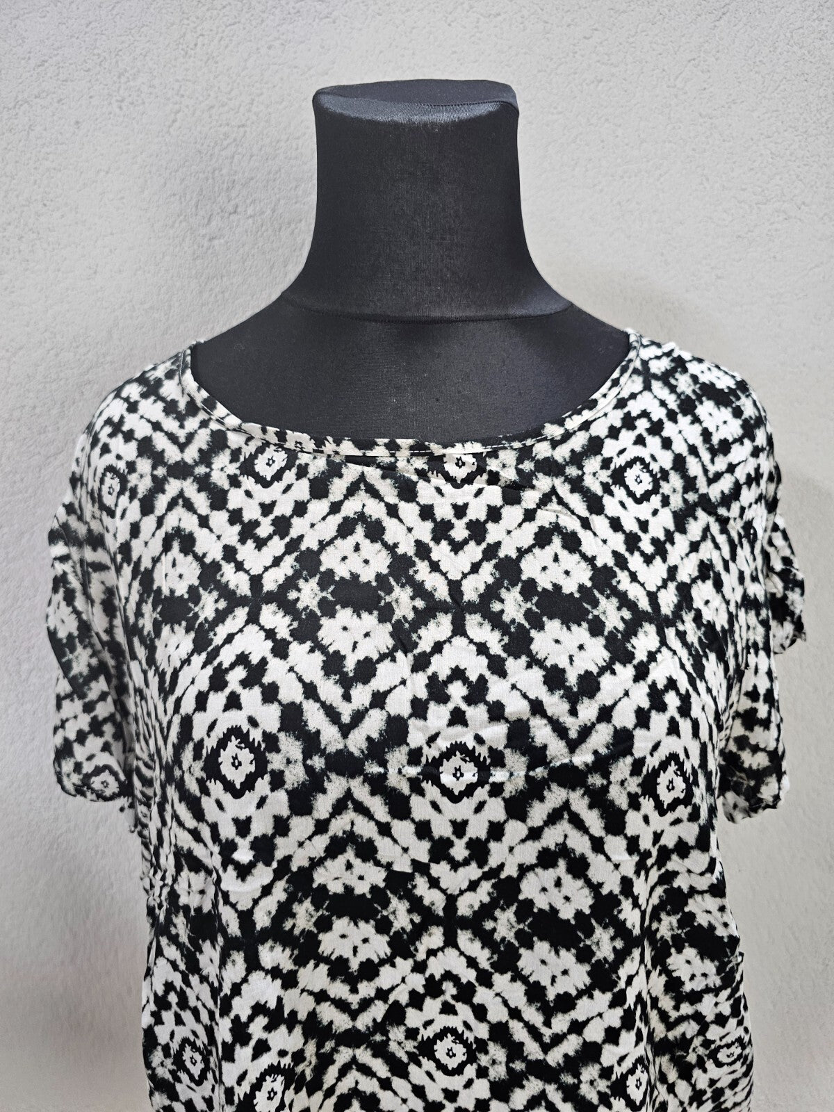 EK5958 Damen Bluse von Up Fashion schwarz/weiß, Gr. L1