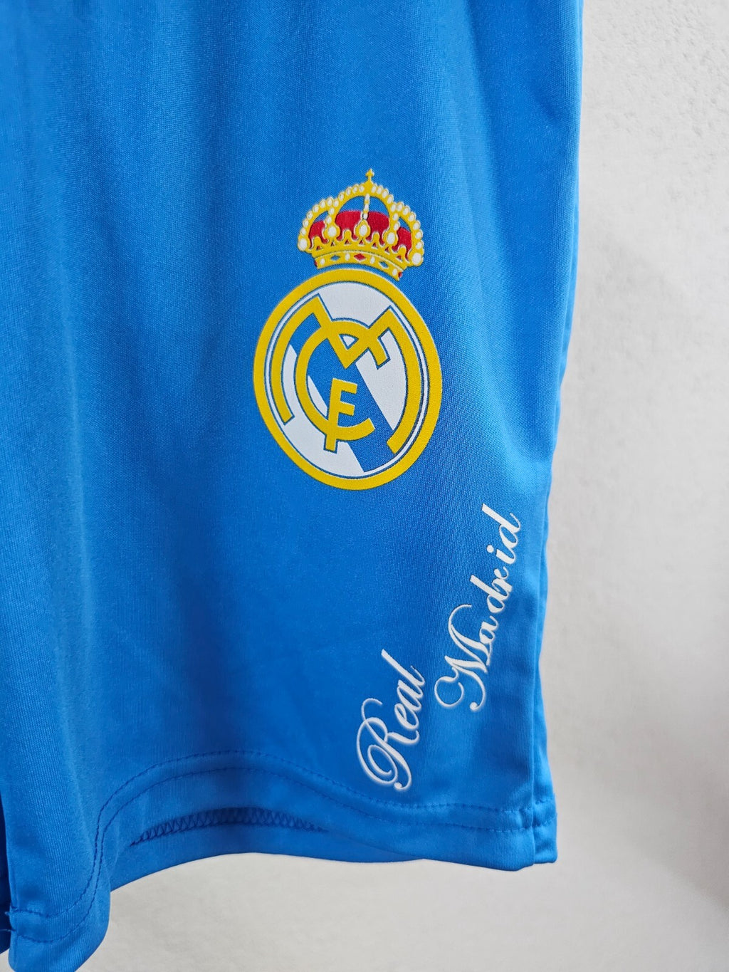 EK5772 Jungen Sporthose kurz von Real Madrid, blau, Gr. 104/1101