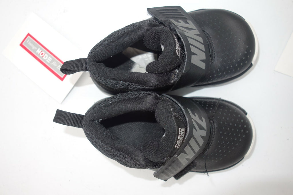 ES0277 Kinder Sneaker von Nike, schwarz, 224