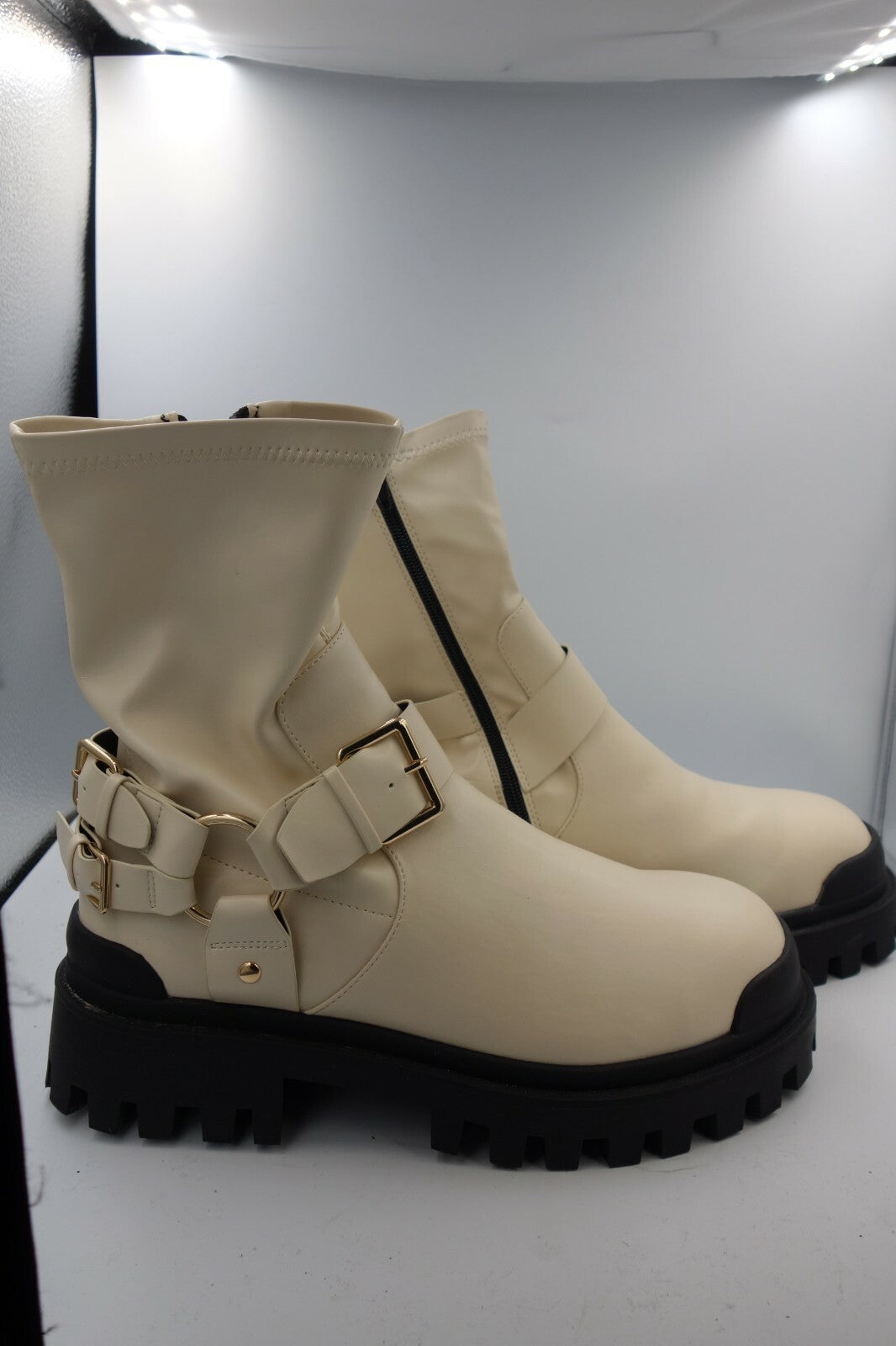 ES0311 Damen Boots von Asos, cremeweiß, Gr. 422
