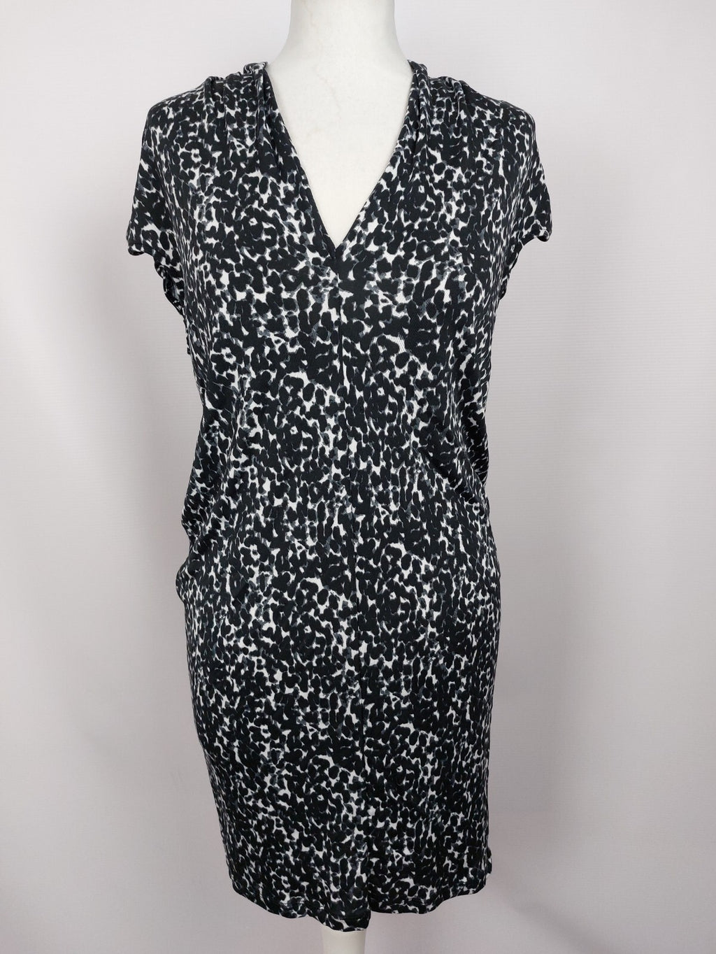 EK4974 Damen Kleid von H&M, schwarz/weiß, Gr. 340