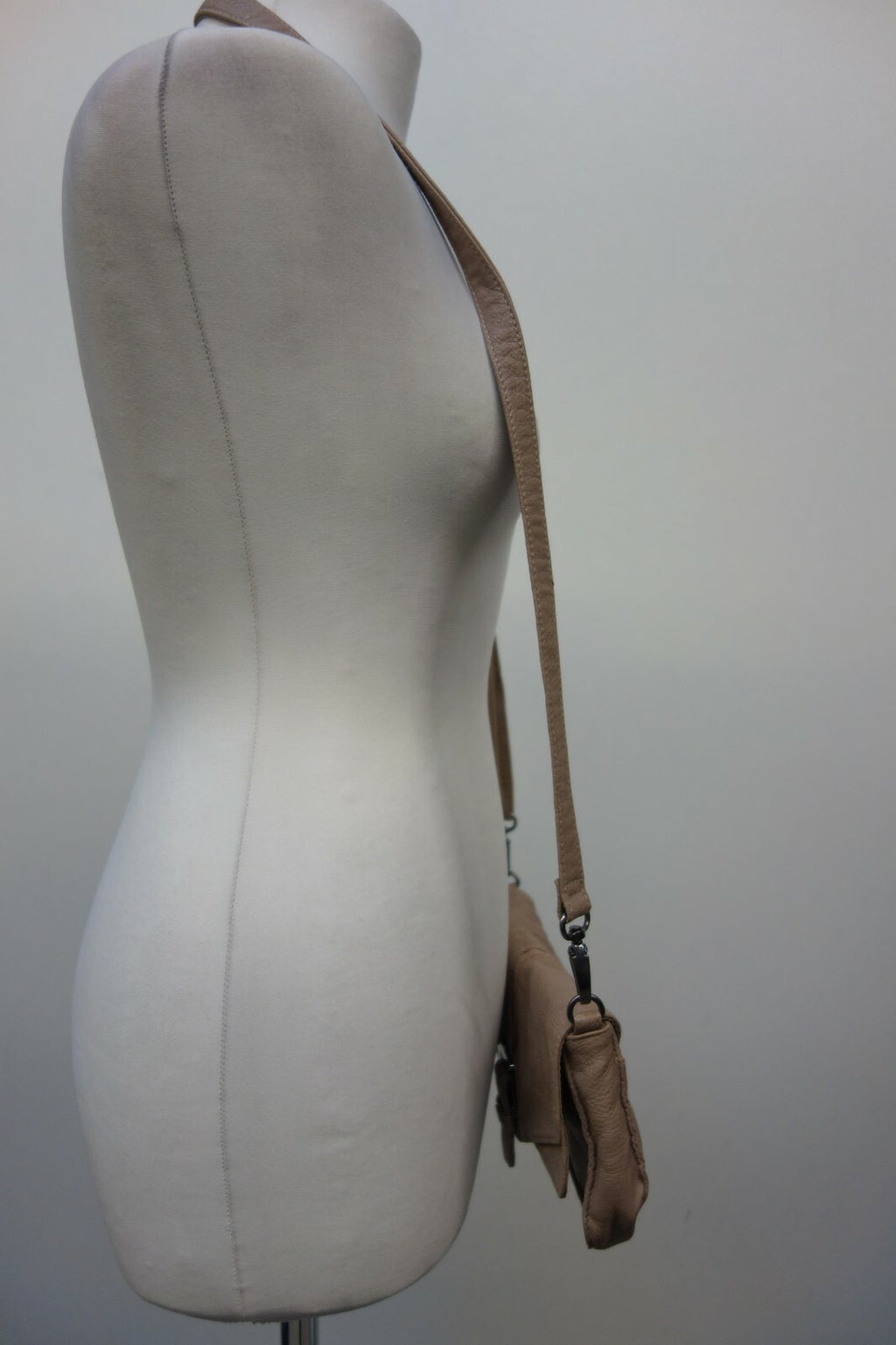 EK1181 Damen kleine Handtasche von s.Oliver, hellbraun5