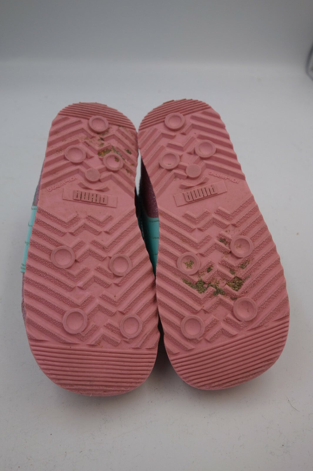 ES0420 Mädchen Sneaker von Puma, rosa mit Glitzer, Gr. 224