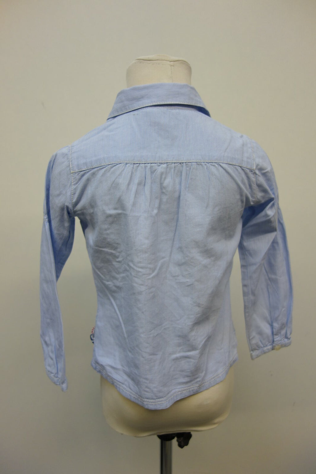 EK0748 Jungen Hemd von s.Oliver, blau-weiß gestreift, Gr. 104/1104