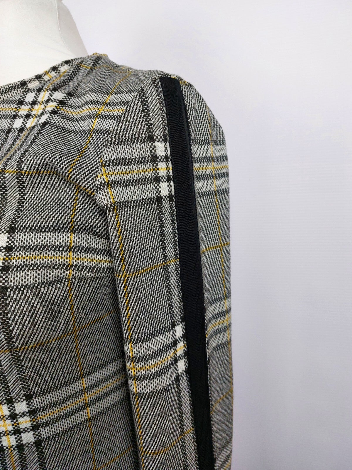 EK4719 Damen Kleid von Bershka, schwarz/weiß/gelb, Gr. M3