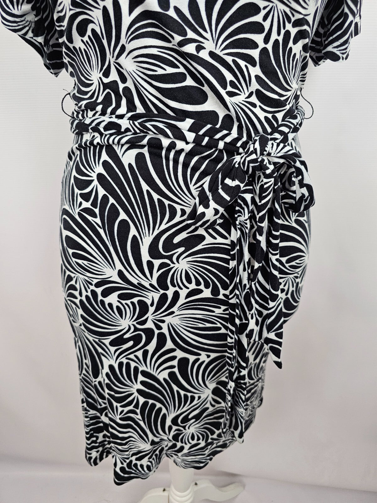 EK0385 Damen Kleid von Esprit, schwarz/weiß, Gr. L2