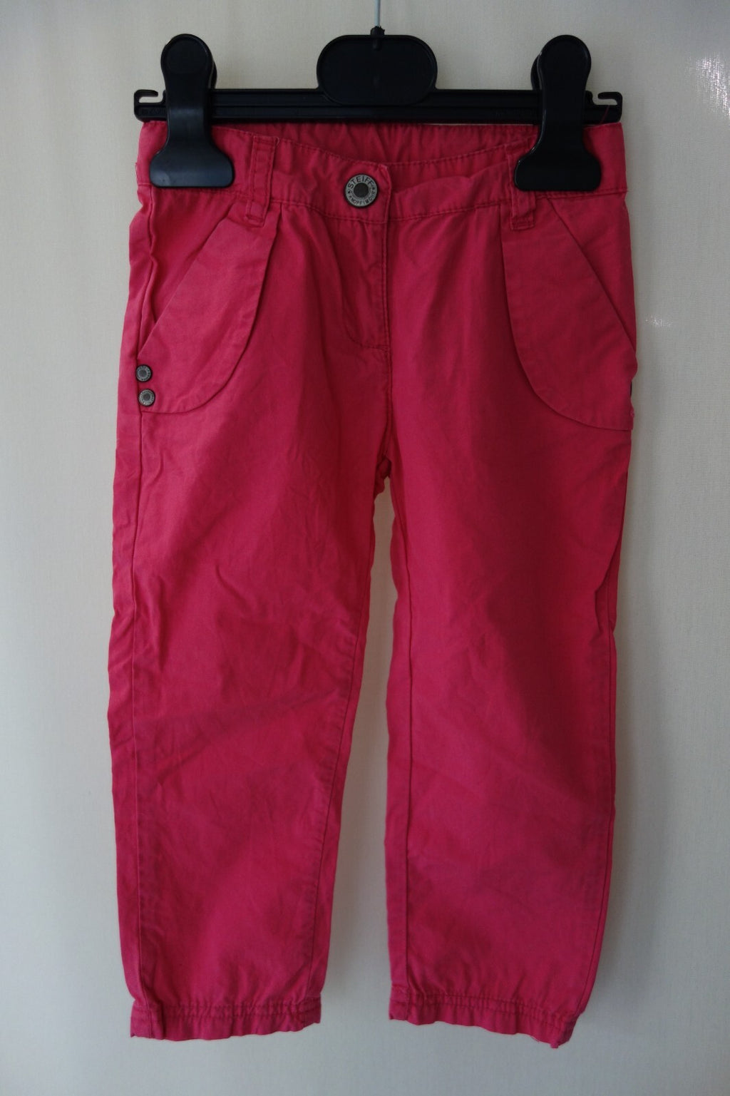 EK4263 Mädchen Hose von Steiff-Knopf im Ohr, pink, Gr.920