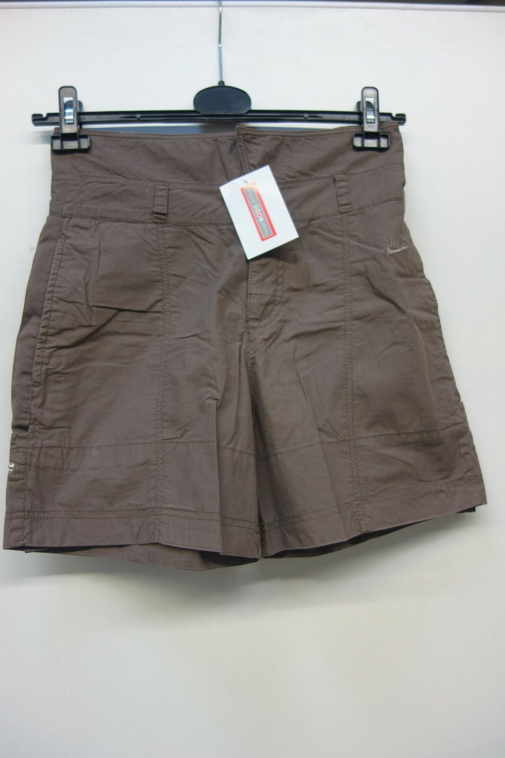 EK1121 Damen Shorts von Nike, braun, Gr. 380