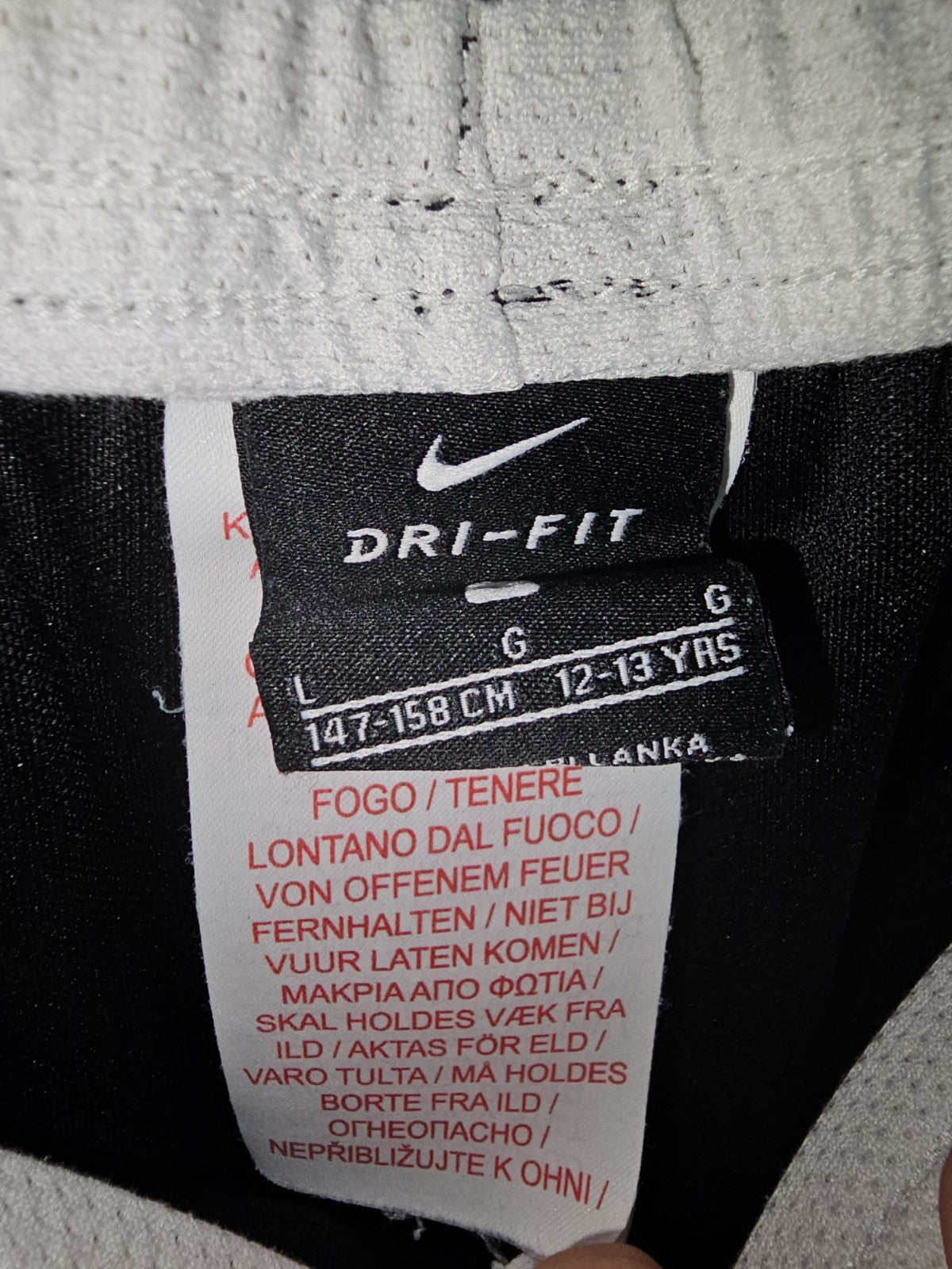 EK8862 Damen Shorts von Nike M, Schwarz, Gr. L (Fällt klein aus)1