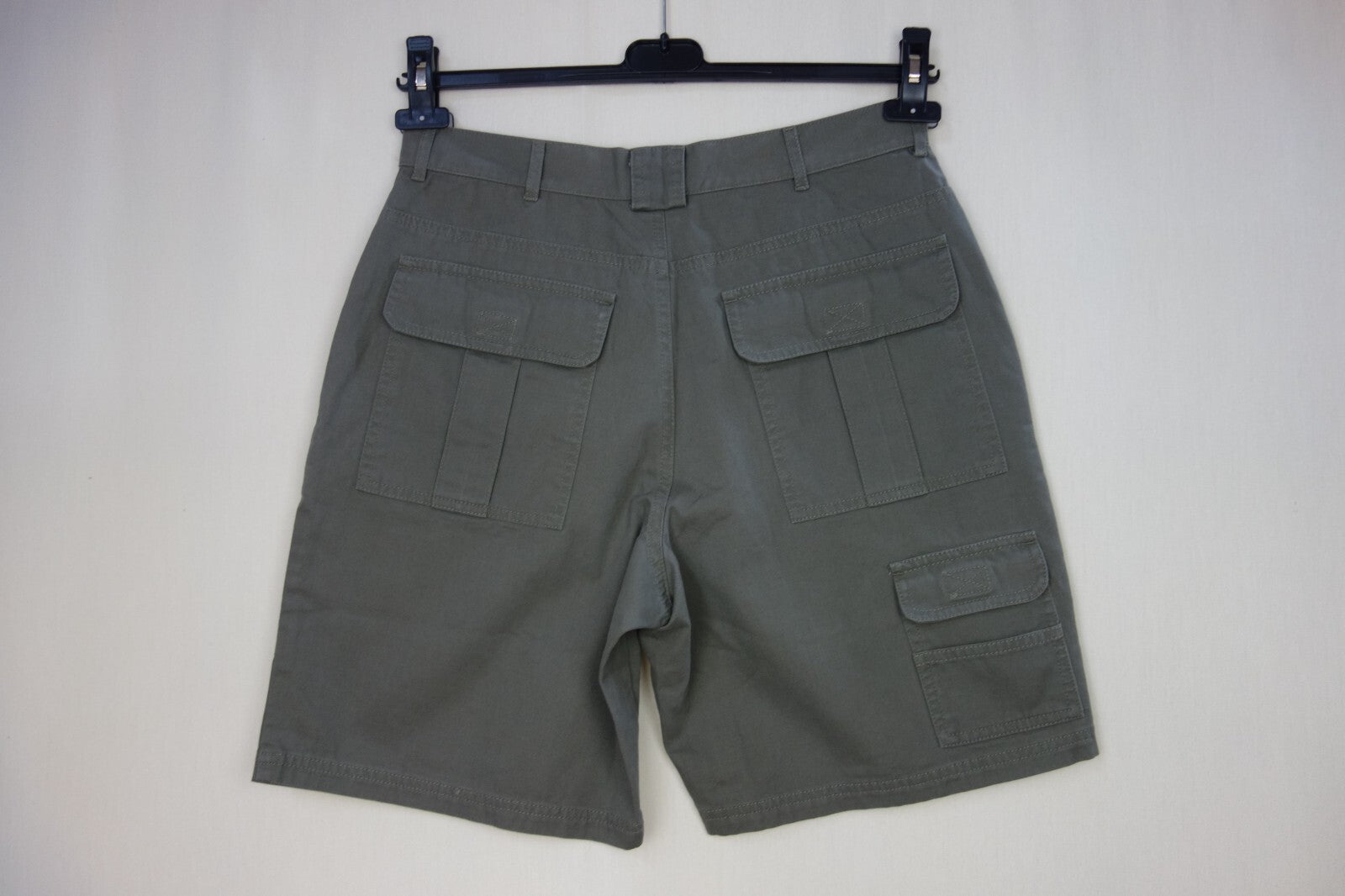 EK3950 Herren Shorts von Eddie Bauer, grün-grau, Gr.302
