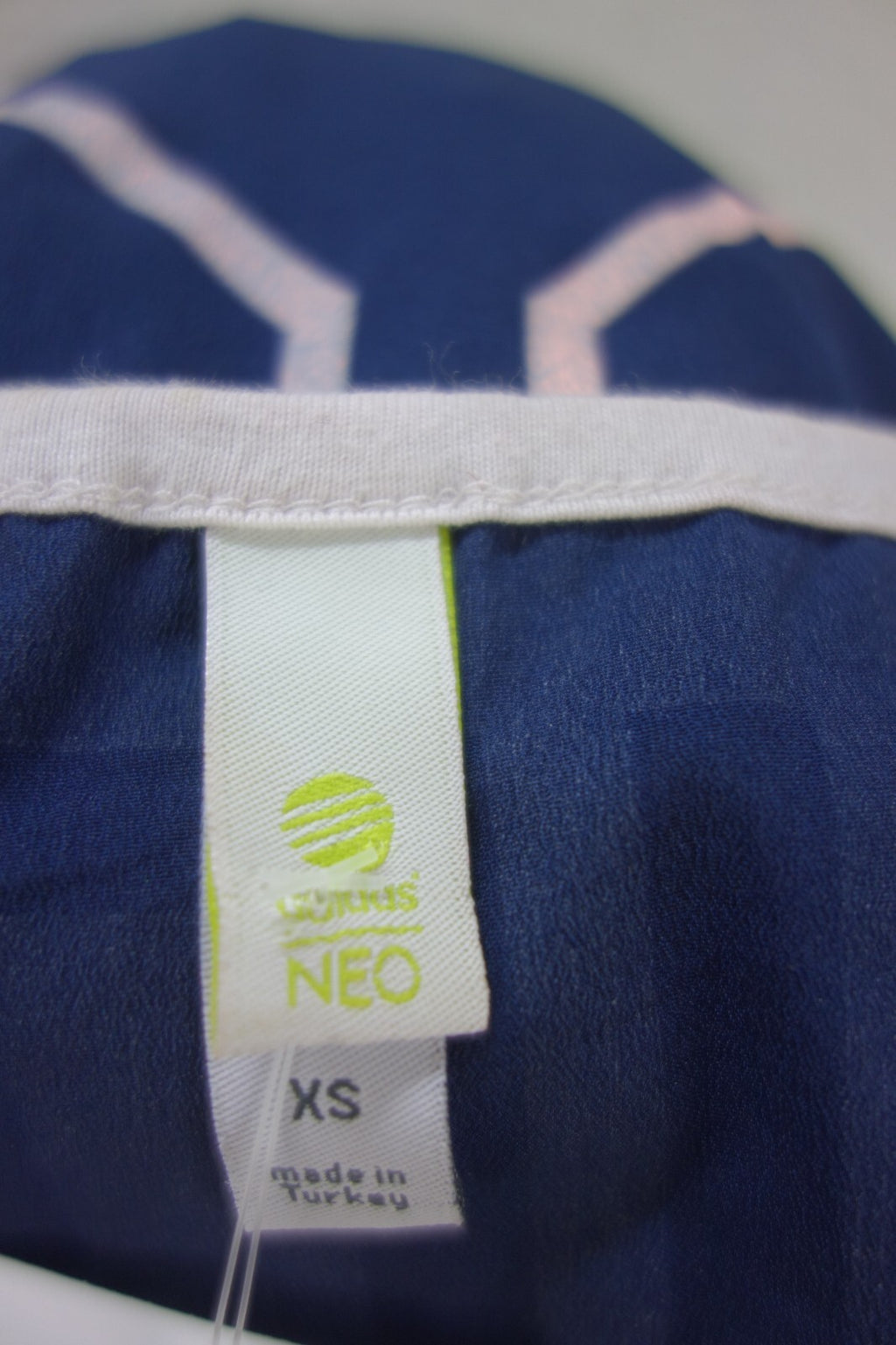 EK3746 Damen Shirt von Adidas NEO, blau und rose, Gr. XS4