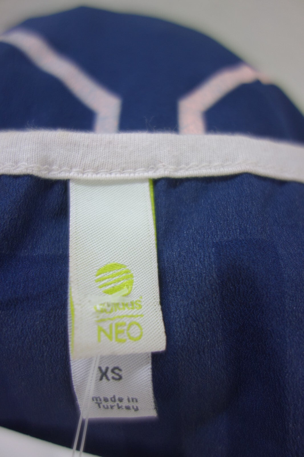 EK3746 Damen Shirt von Adidas NEO, blau und rose, Gr. XS4
