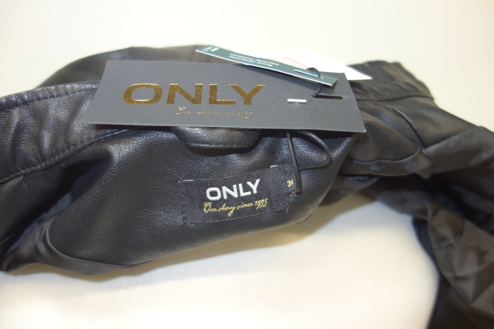 EK0638 Damen Kunstlederjacke von Only, schwarz, 345