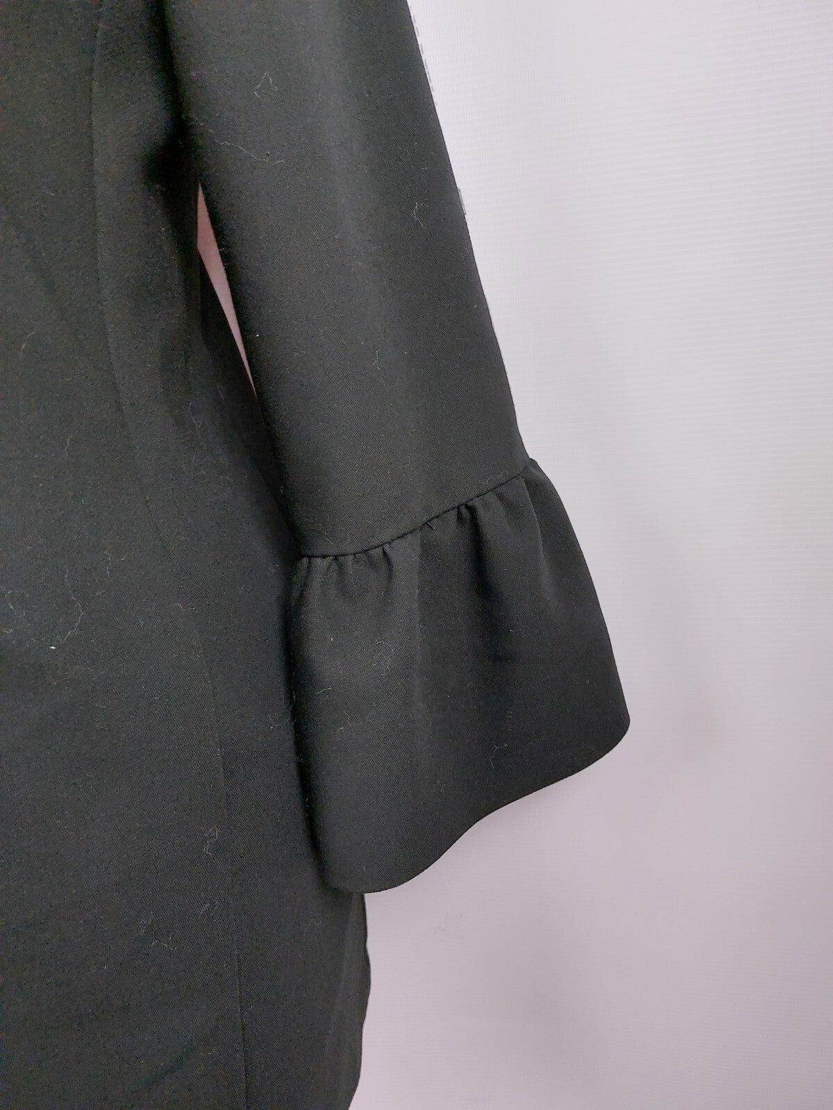 EK4551 Schwarzer Mantel für Damen von Hallhuber, Gr. 404