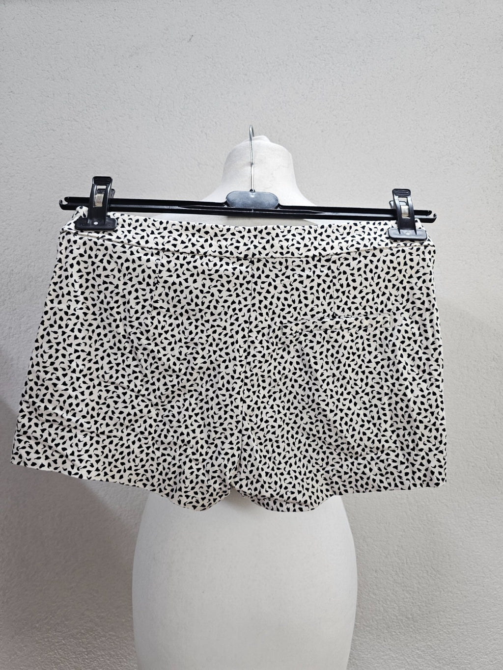 EK0138 Damen Shorts von H&M, beige/schwrz, Gr. XS4