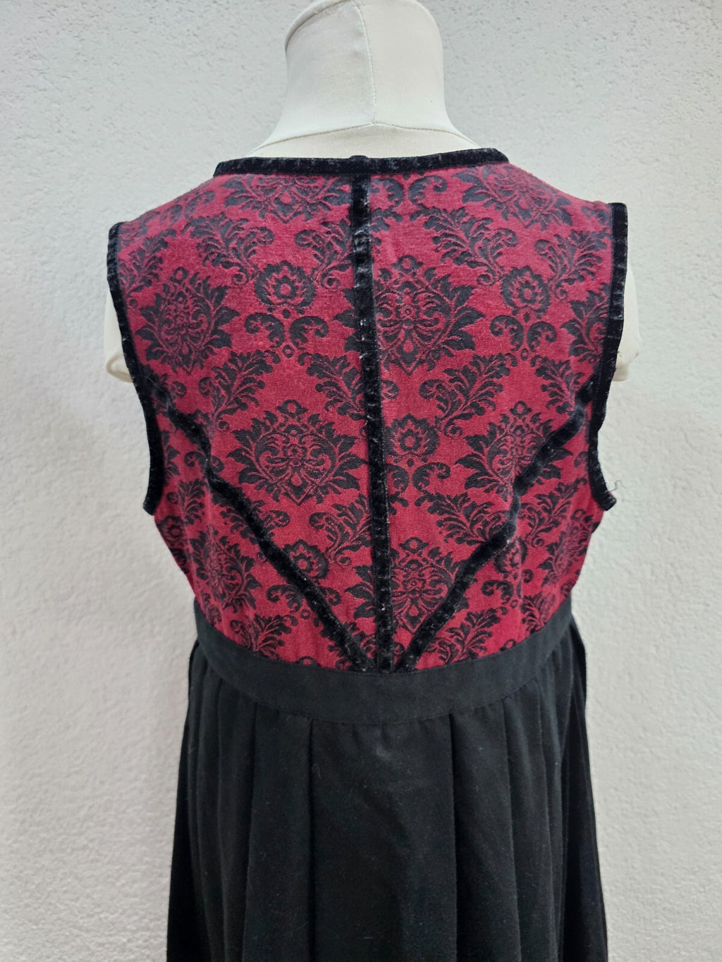 EK5295 Mädchen Dirndl, schwarz/dunkelrot, Gr. 12 (152/158)5