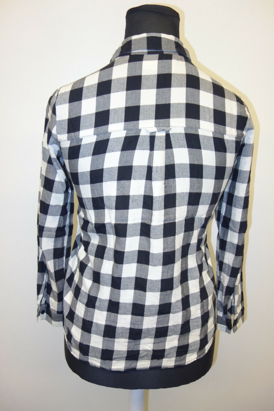 Tolle Bluse von Zara Basic in gr S schwarz weiss grau karriert langarm e 14603