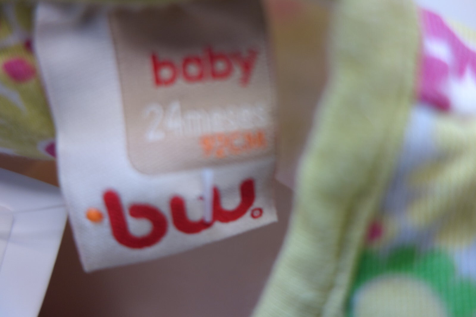 EK2181 Mädchen Kleid von bw, geblümt Gr. 924