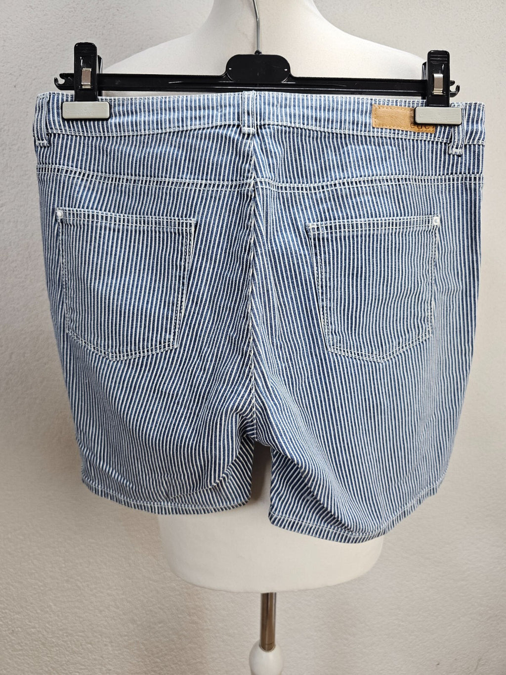 EK5816 Damen Shorts von EDC, weiß-blau, Gr.365