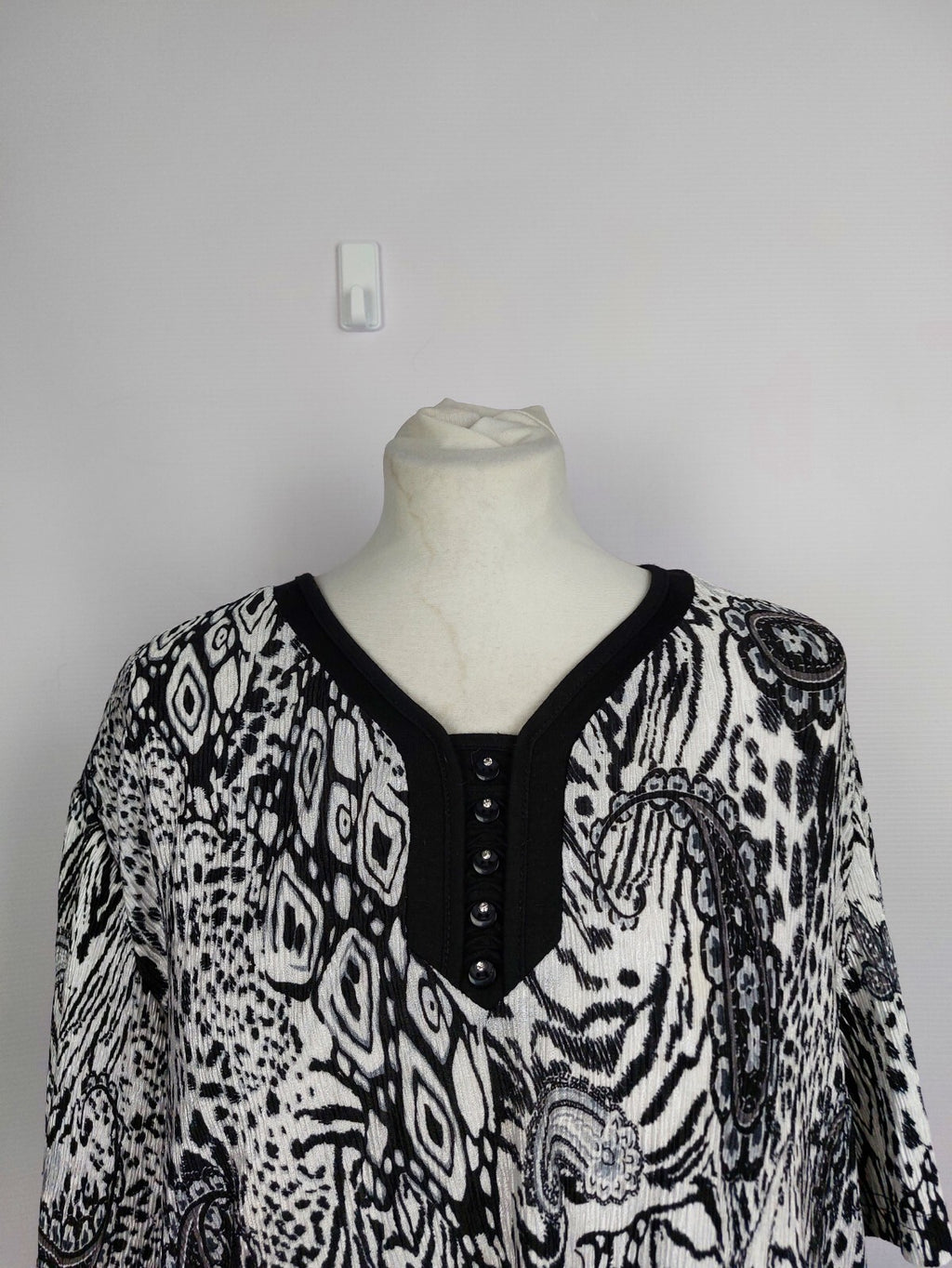 EK2754 Damen Bluse von Deluxe Stars, schwarz-weiß, Gr.XXXL1