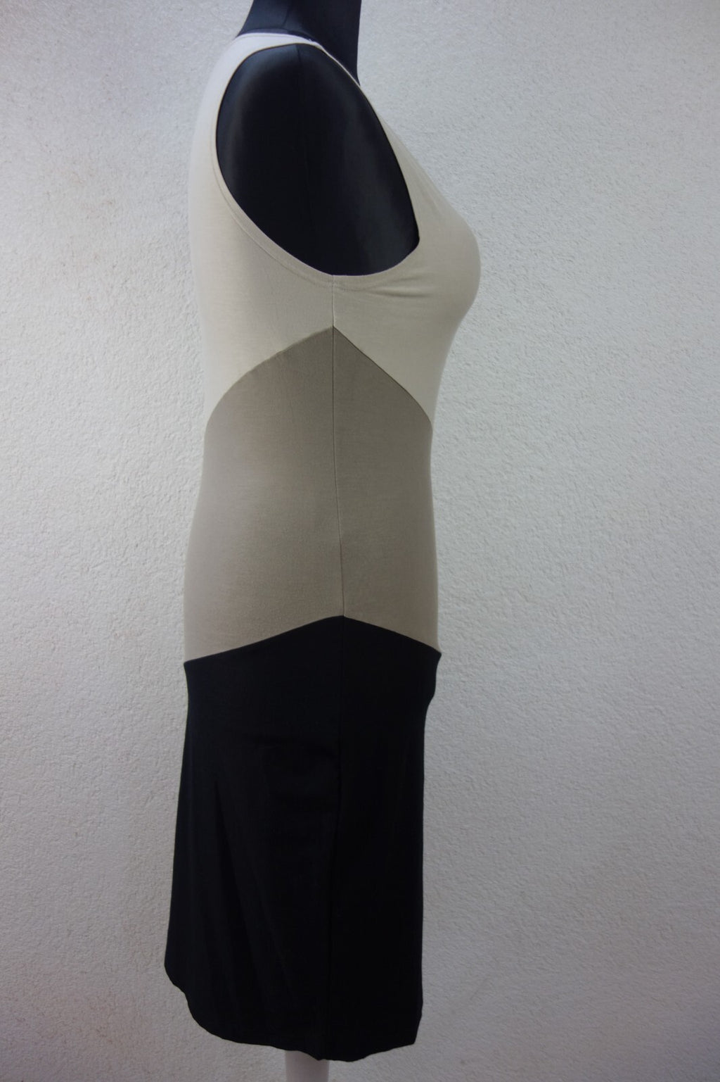 EK1359 Damen Kleid von The Swiss Label, beige/schwarz, Gr. 422