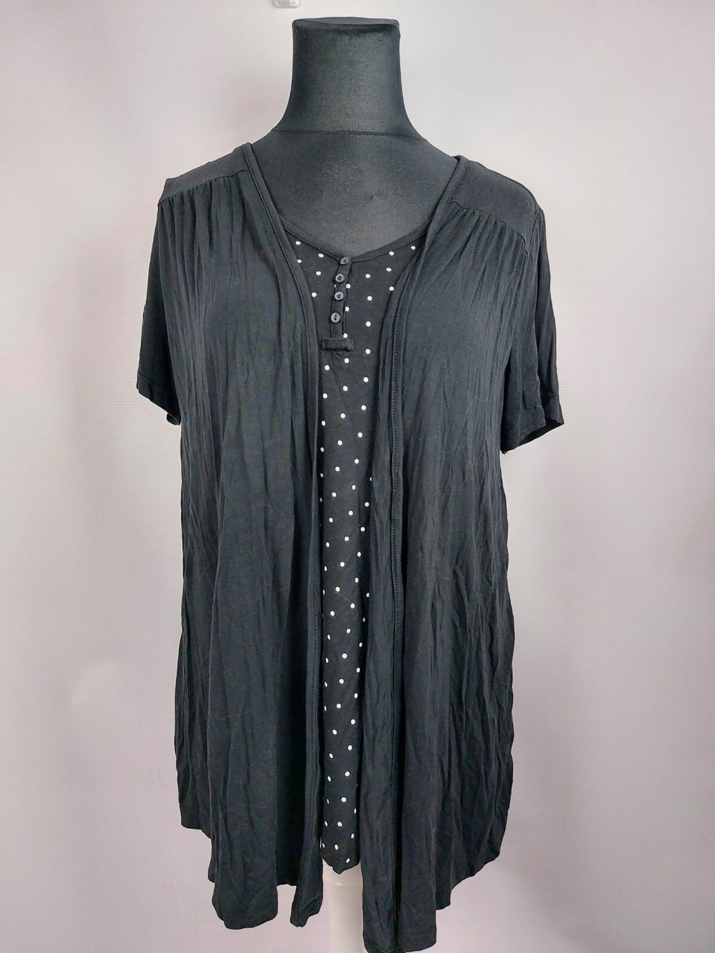 EK0008 Damen Shirt von bpc, schwarz, mit Punkten, Gr. 44/460