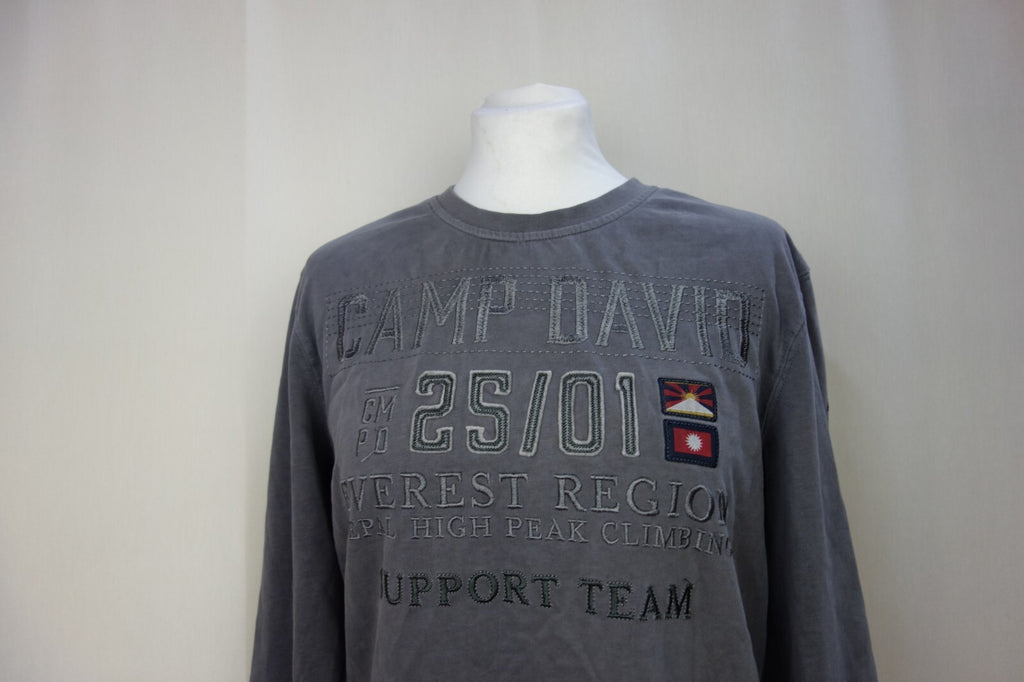 EK3917 Grauer Pullover von Camp David in der M1