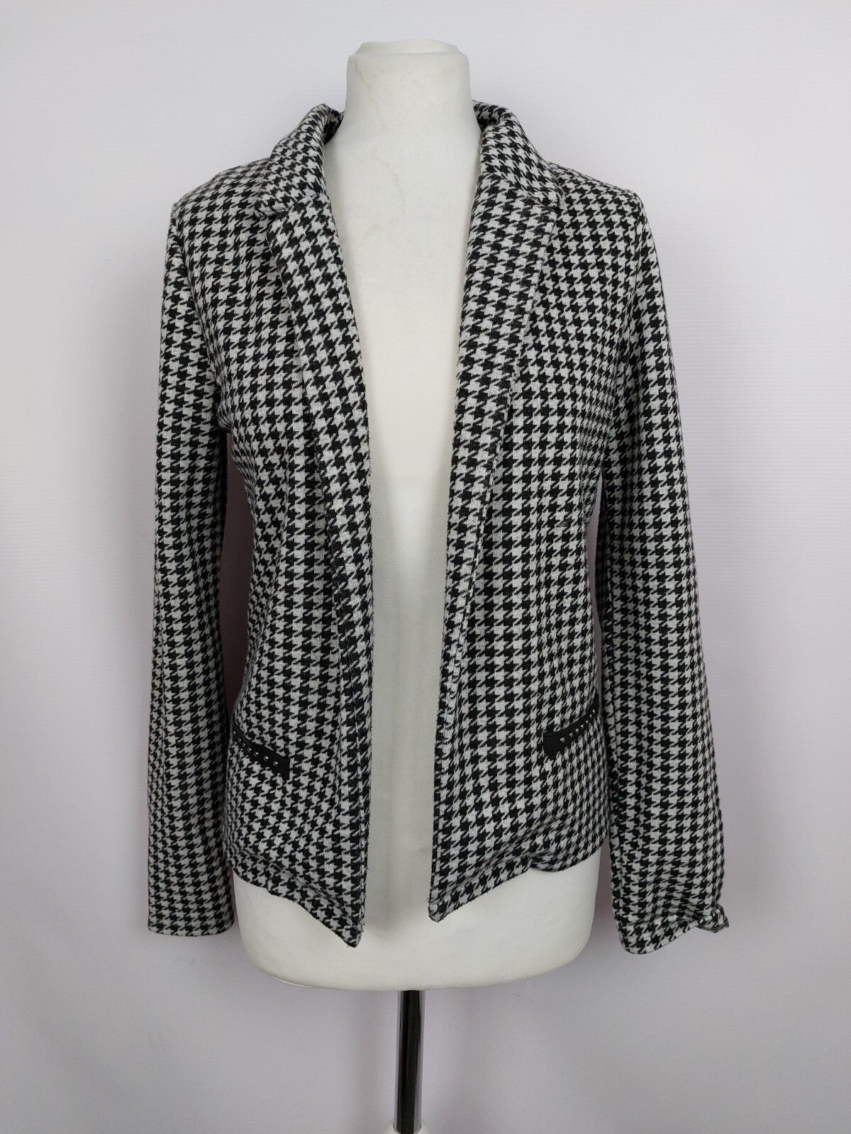 EK4408 Damen Jäckchen von Maison Scotch, schwarz/weiß, Gr. 10