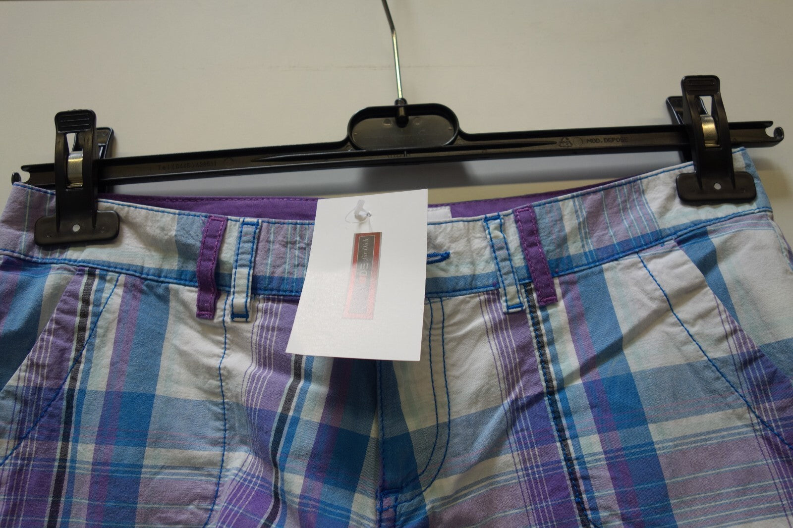EK2071 Damen Shorts von Vans, kariert, gr. XS1