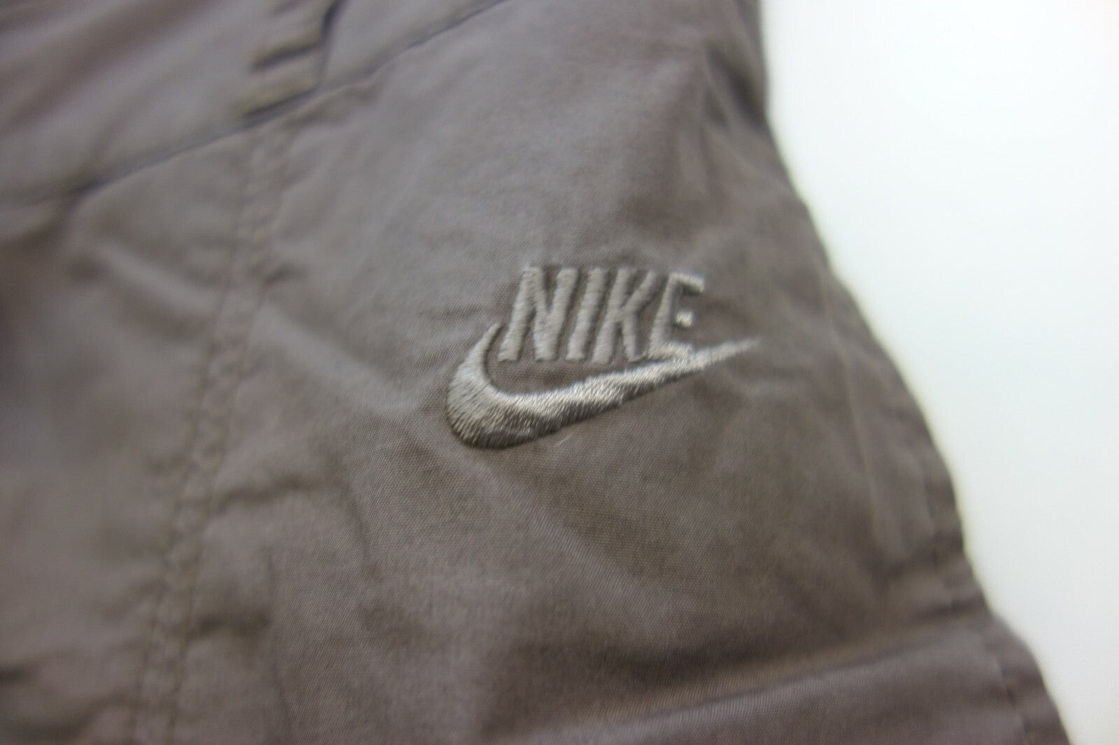 EK1121 Damen Shorts von Nike, braun, Gr. 382