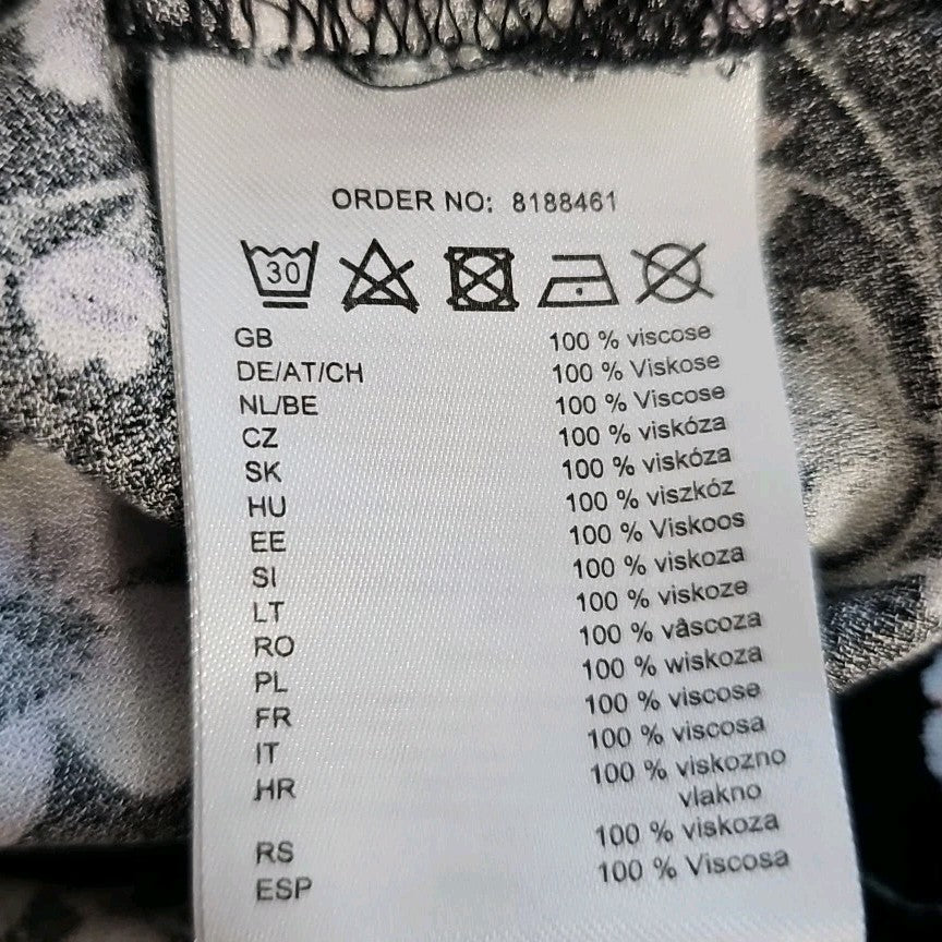 EK10858 Damen Bluse von Takko, schwarz mit Blumenmuster, Gr.363