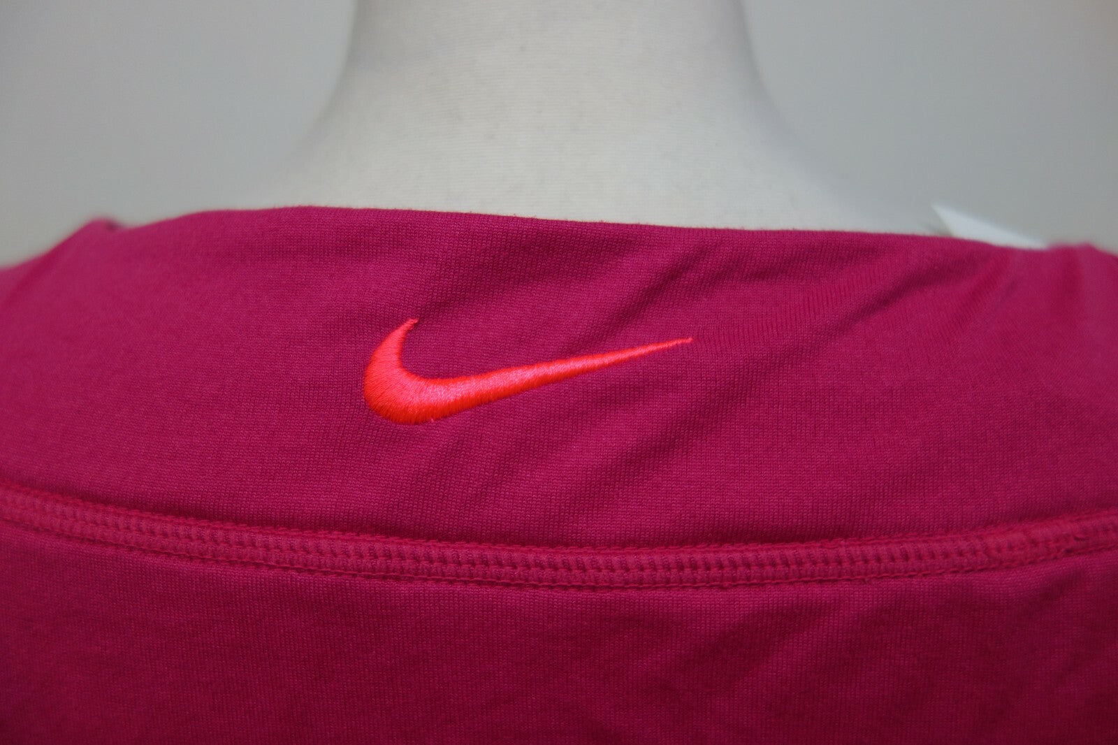 EK1255 Damen Sportoberteil von Nike, pink, XS5
