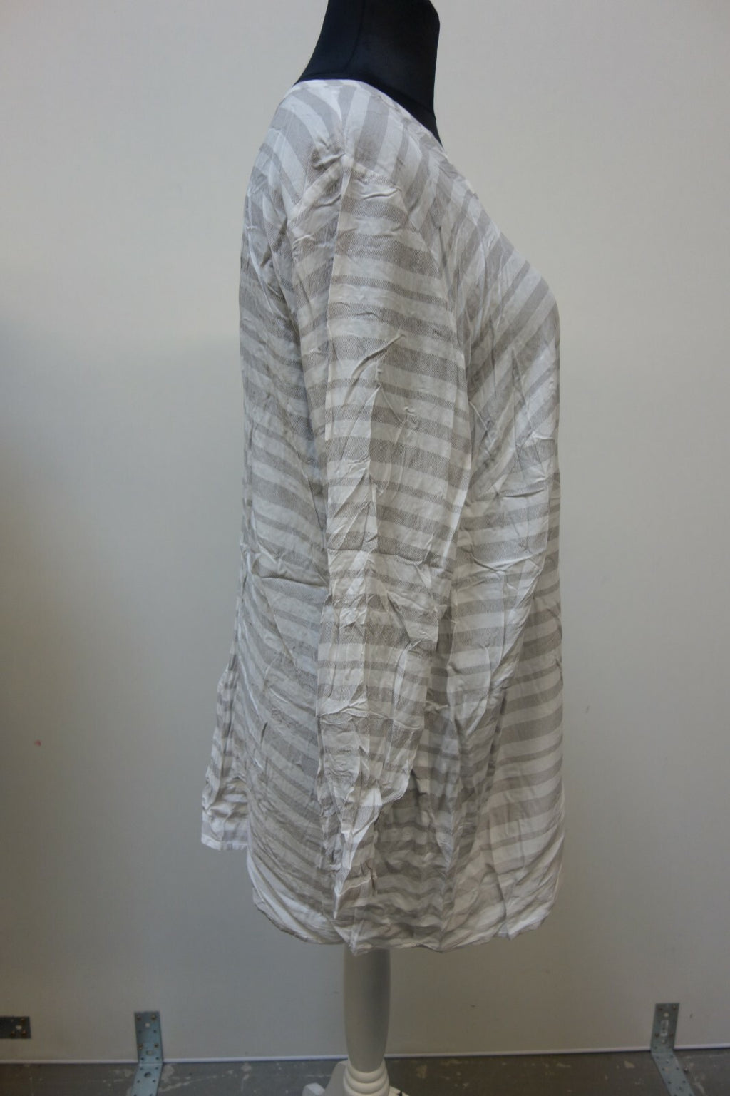 EK1461 Damen Bluse von Sara Lindholm2