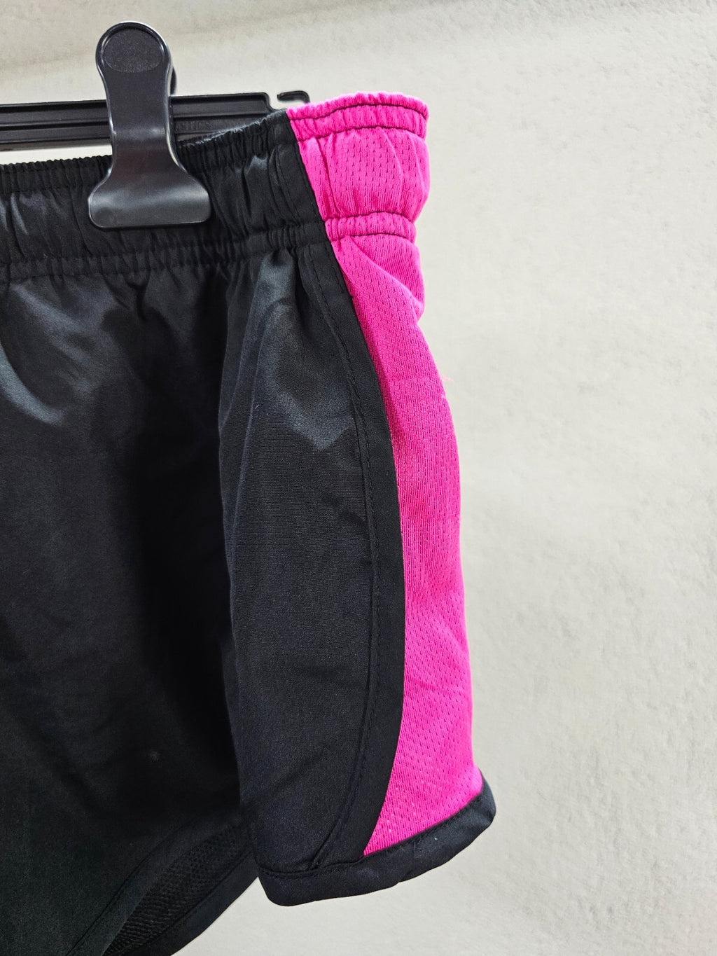 EK5766 Damen kurze Sporthose von Crivit, schwarz/pink, Gr. M (40/42)2